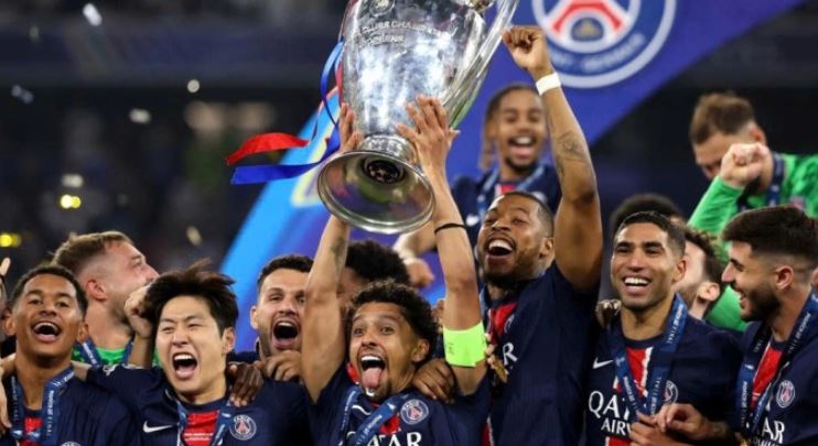 Sân Parc des Princes bùng nổ khí thế lúc 3h00 sáng ngày 26/2/2026